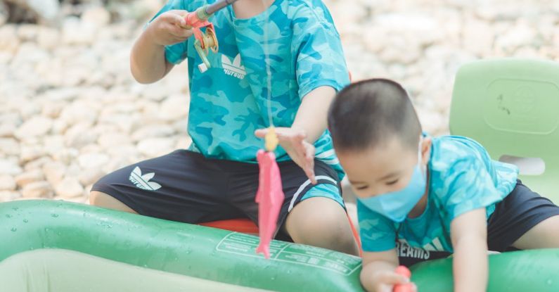 Inflatable Pool Toys - Kids Playing the Floating Toys on the Inflatable Pool