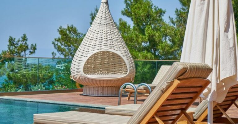 Pool Deck Lights - Sun Loungers On The Deck