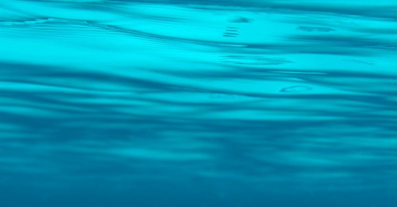 Underwater Kick - Under the sea