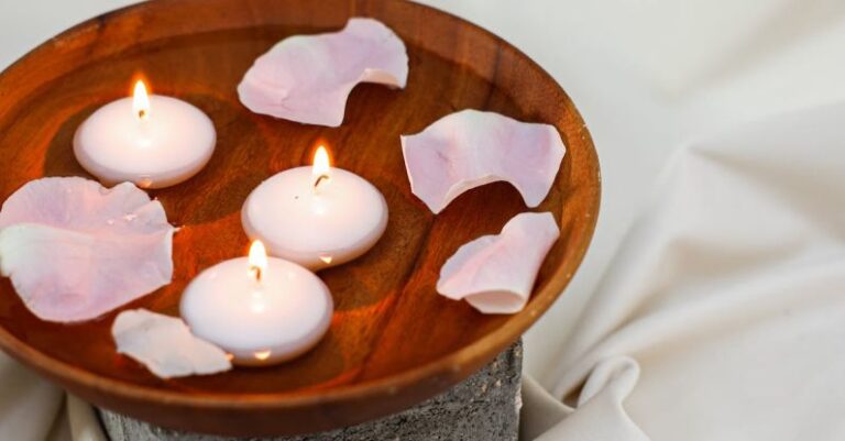 Floating Candles - Wooden Tray with Tealight Candles and Petals